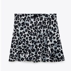 NWT ZARA Flowy Bermuda Skort Leopard/Cheetah Women’s XS Black/White Loose-Fit